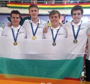 Български ученици спечелиха четири медала от Международната олимпиада по информатика