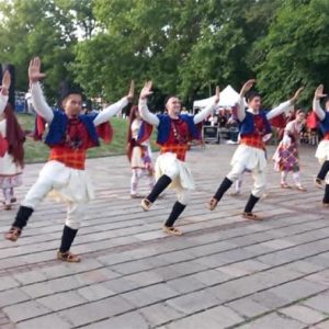 В цветен фолклорен празник се превърна концертът на съставите при Дома на културата в рамките на Дните на приятелството