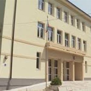 Десетки училища остават без директори, няма кандидати
