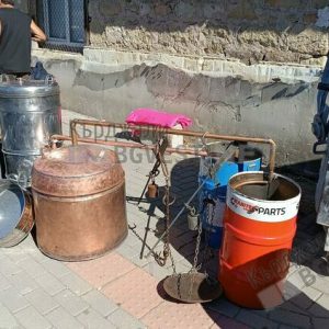 Кърджалийци се запасяват с домашни казани за ракия,заради намеренията на правителството да посегне на ракиджиите