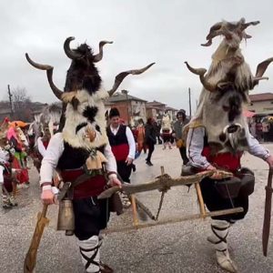 Лъджанските кукери гонят злите сили в Стара Загора