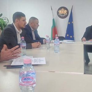 Процесът на превалутиране в областта върви плавно, няма сериони сътресения