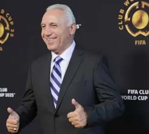 Стоичков на 60! “Българи сме още” изпя Камата заедно с Братя Аргирови по музика на Стефан Димитров /ВИДЕО/