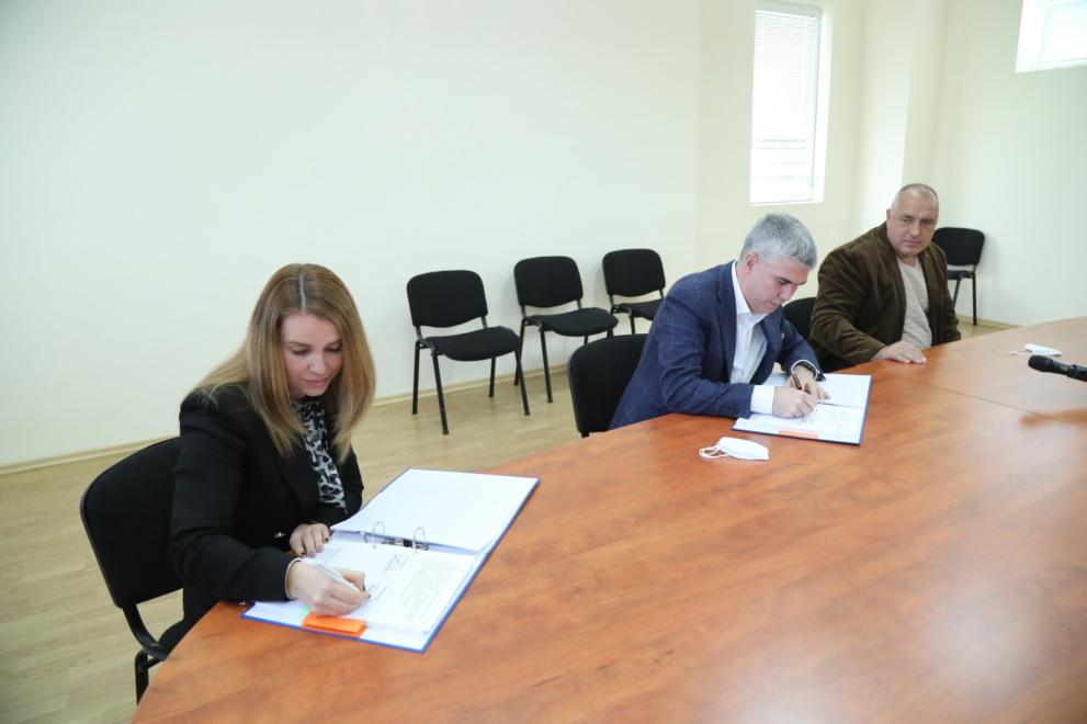 Чирен подписване договор